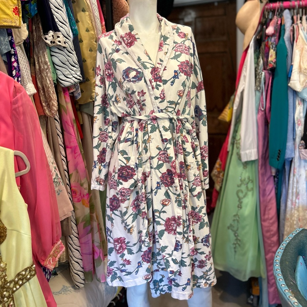 90s Floral Robe - Picture 2 of 9